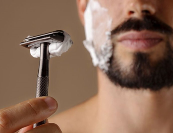 How Traditional Razor Materials Influence Comfort and Precision