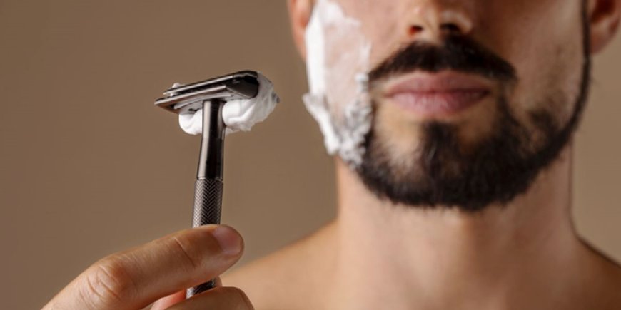 How Traditional Razor Materials Influence Comfort and Precision