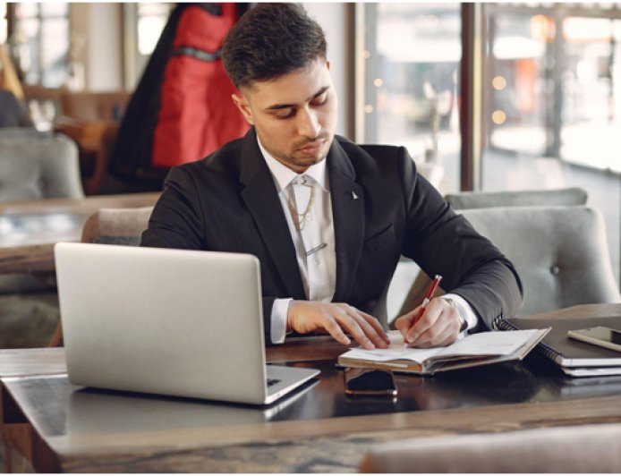 Why More Kolkata Students Are Choosing Law as a Career?